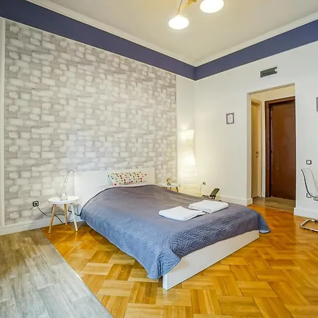 Victoriei Bricks
