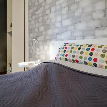 Victoriei Bricks בוקרשט