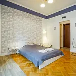 Victoriei Bricks