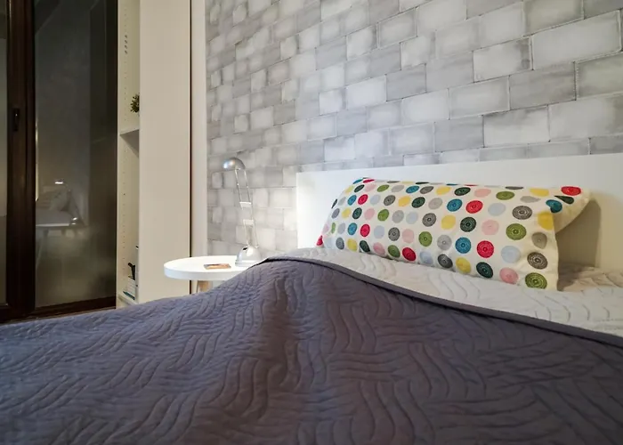 Victoriei Bricks Bukarest